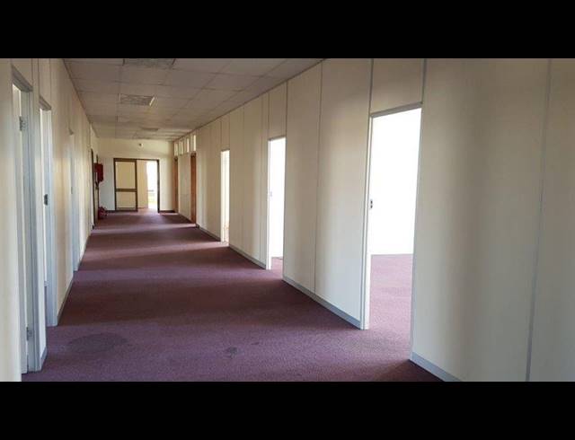 575M² OFFICE TO LET IN NDABENI